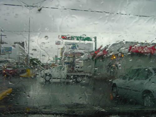 Lluvia azota la región